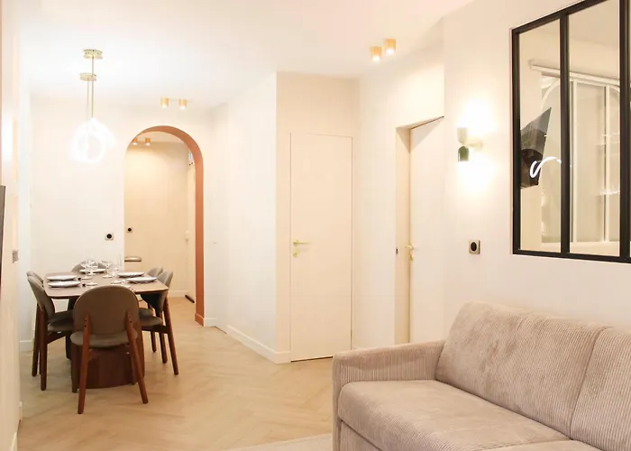 Chaumont Apartment Paris
